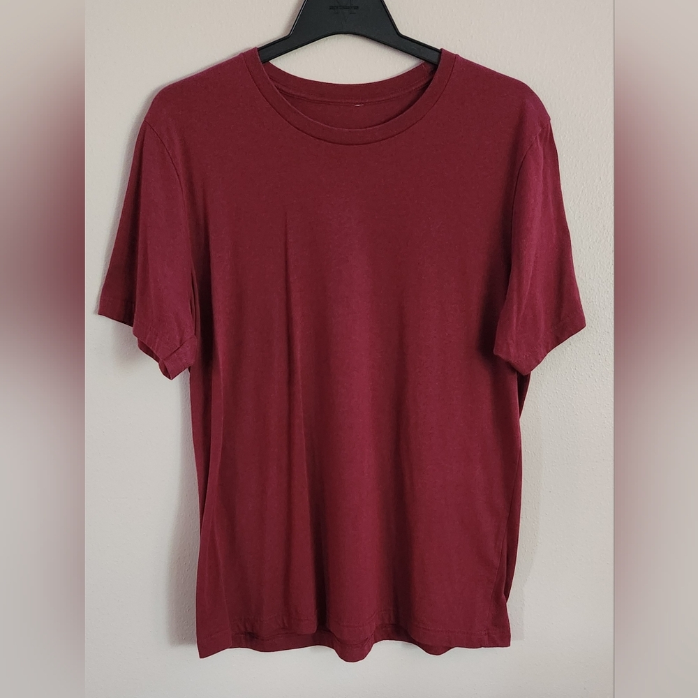 6 Ladies, extra soft and long t-shirts with rounded neck.